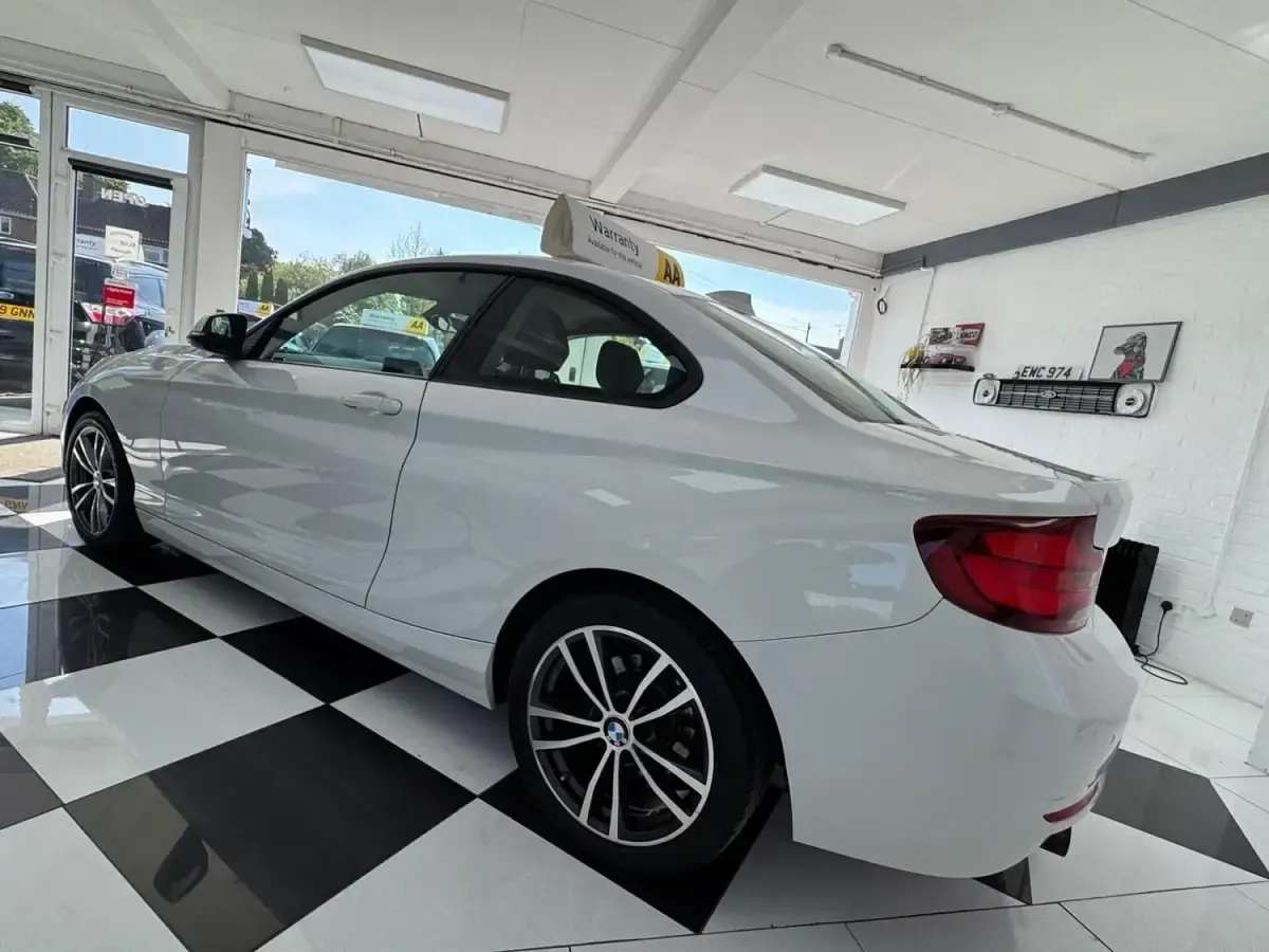 Second-hand BMW 218 Sport Line 2020 Alb Coupe