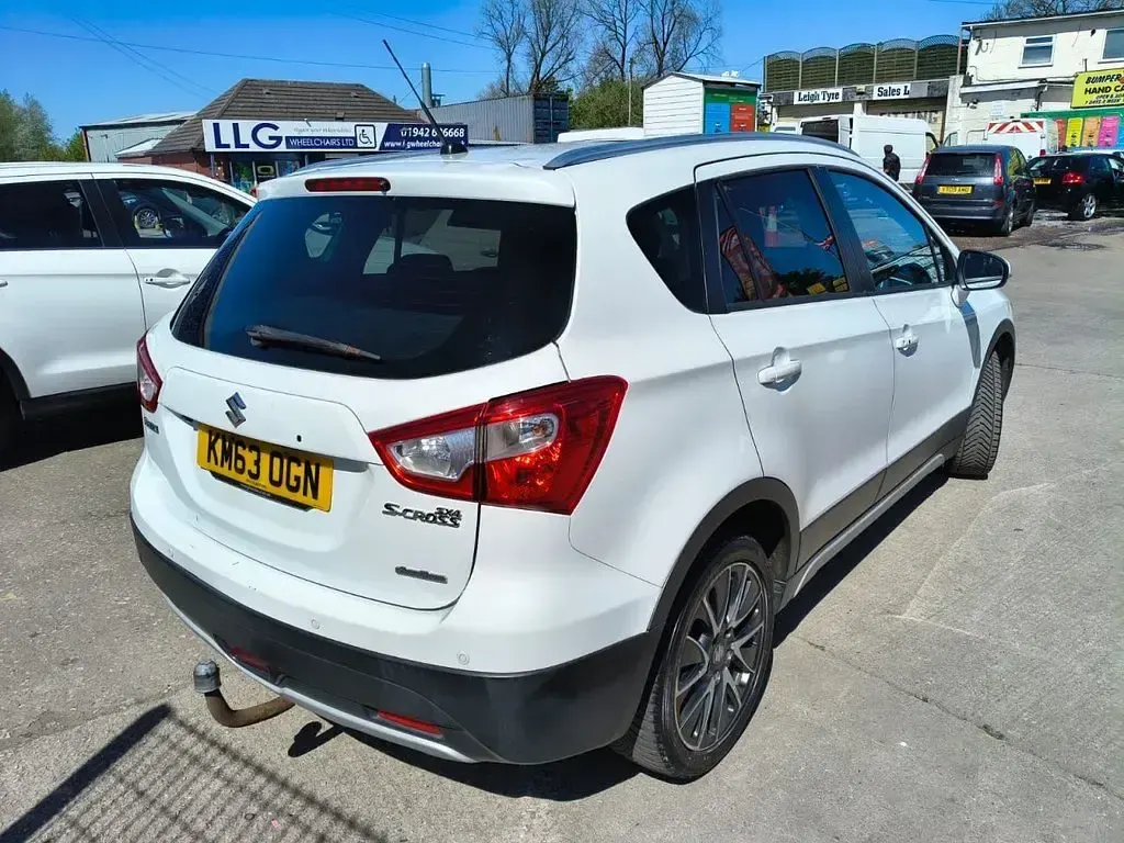 Gebraucht Suzuki SX4 S-Cross SZ5 120 PS (88 kW) 2013 Weiß Kleinwagen