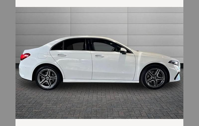 Begagnad Mercedes A250 Executive 218 HK (160 kW) 2025 Vit Sedan