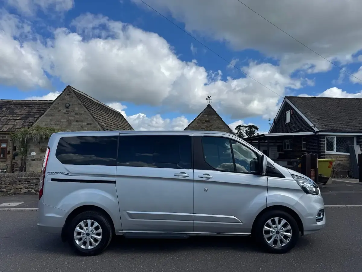 Used Ford Tourneo Custom Titanium 2018 Silver Van