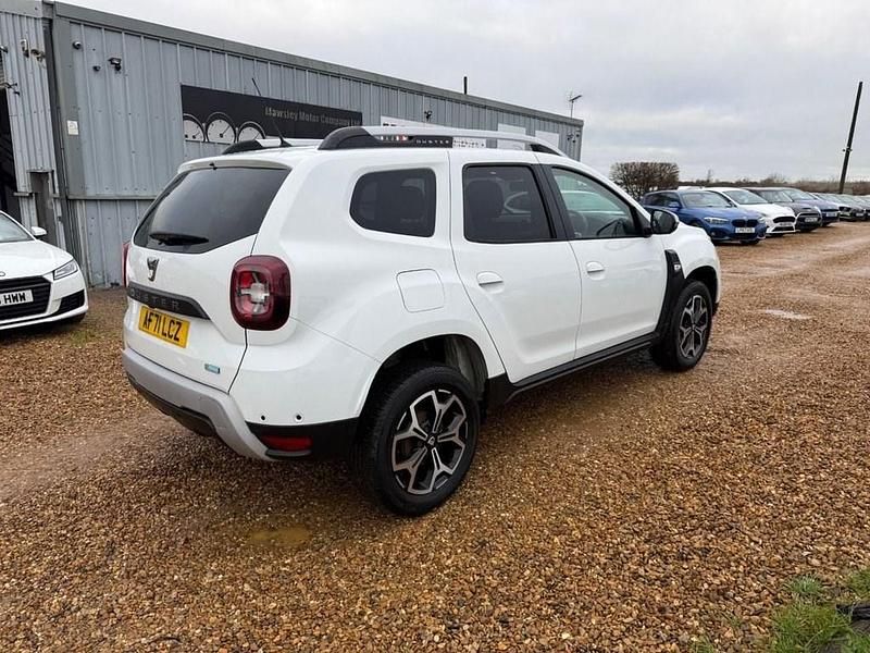 Used Dacia Duster Prestige 100 HP (73 kW) 2021 White Hatchback