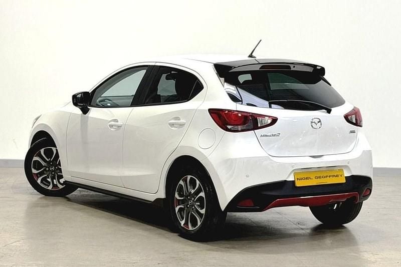 Used Mazda 2 Inclusive 90 HP (66 kW) 2017 White Hatchback