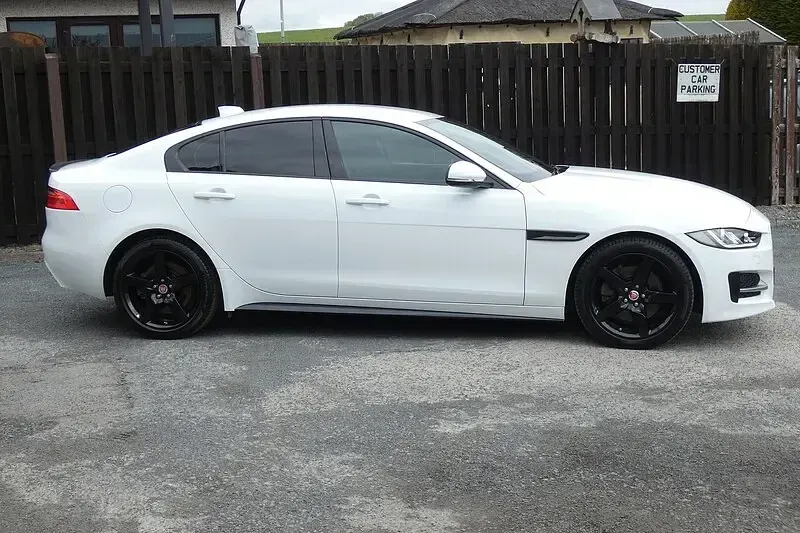 Used Jaguar XE R-Sport 250 HP (183 kW) 2019 White Sedan