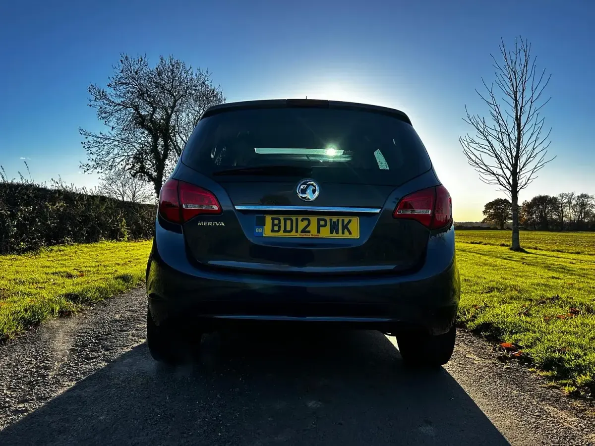 Used Vauxhall Meriva 98 HP (72 kW) 2012 Blue MPV
