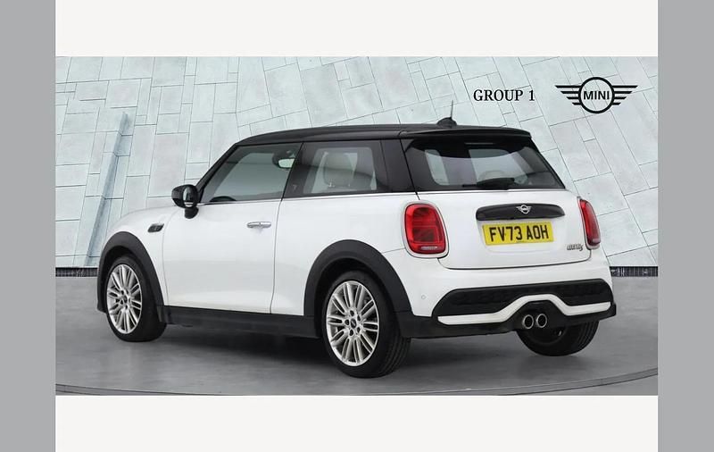 Used Mini Cooper S Exclusive 178 HP (130 kW) 2023 White Hatchback