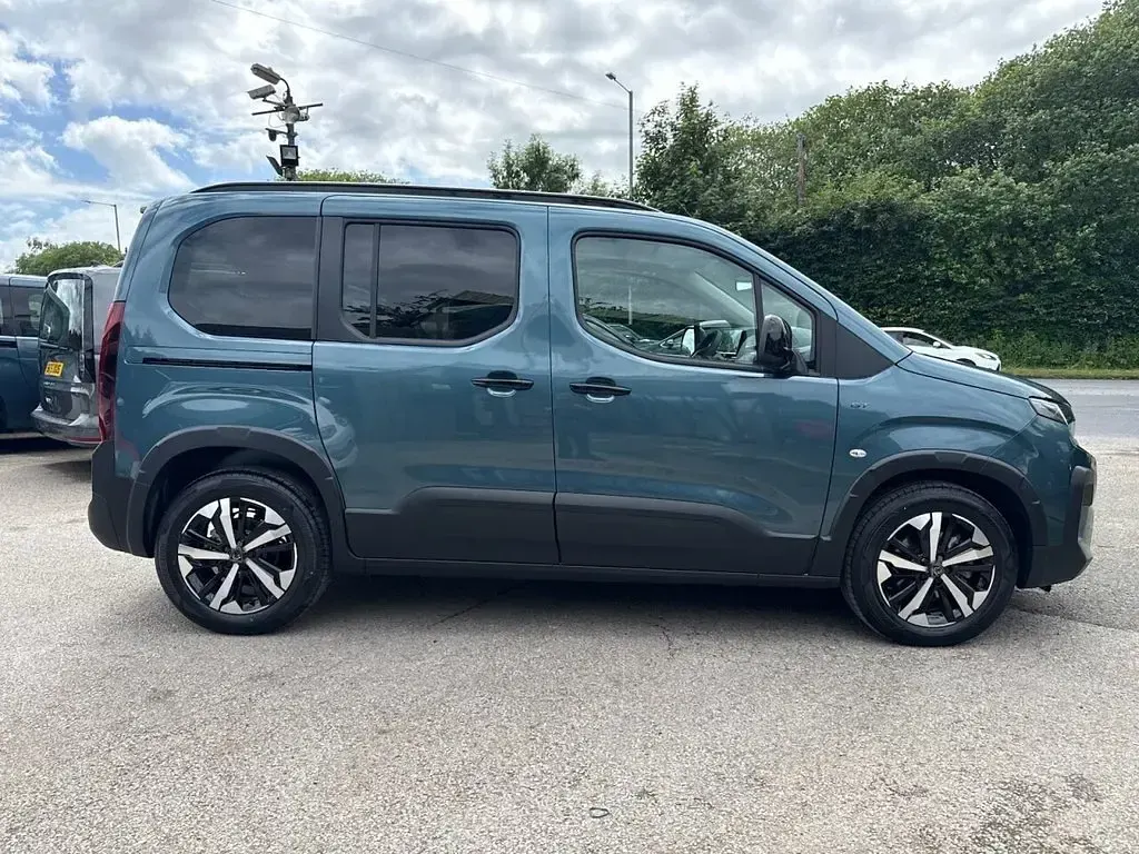 New Peugeot e-Rifter GTi 100 kW (136 HP) 2025 Blue MPV