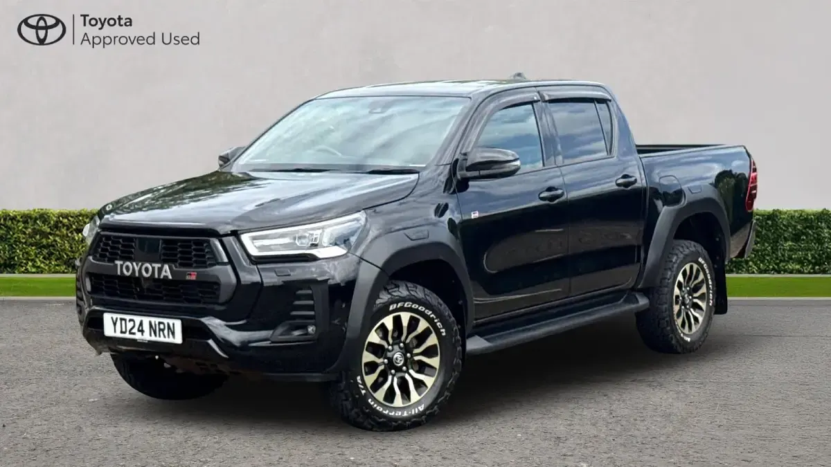 Used Toyota HiLux Sport 204 HP (150 kW) 2024 Black Pickup
