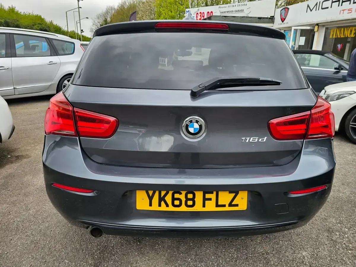 Second-hand BMW 118 Sport Line 150 CP (110 kW) 2018 Gri Hatchback