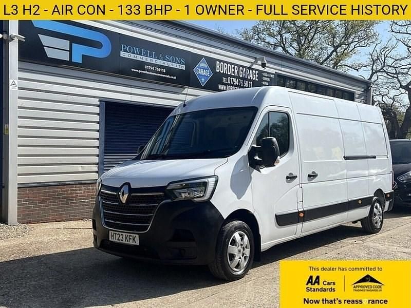 Used Renault Master Business 133 HP (97 kW) 2023 White MPV