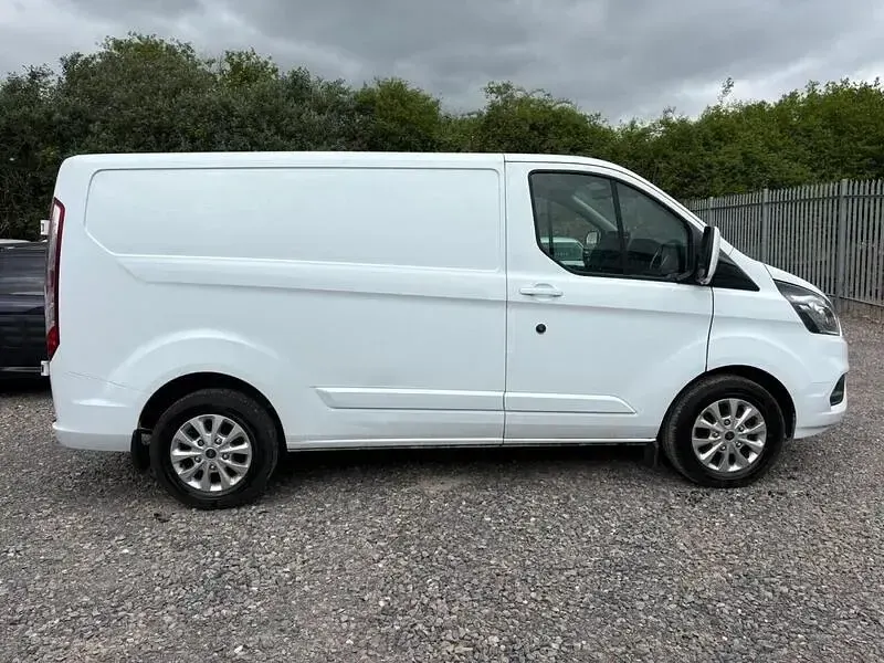 Used Ford Transit Custom Limited 130 HP (95 kW) 2022 White Van