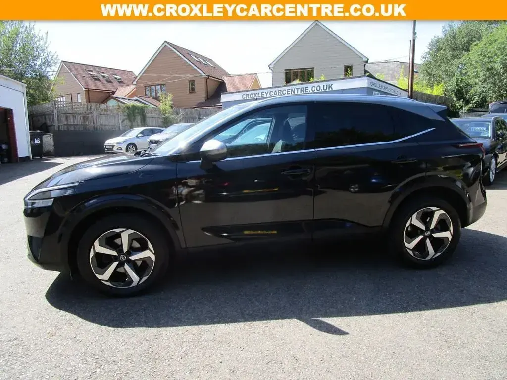 Used Nissan Qashqai S 140 HP (102 kW) 2021 Black SUV