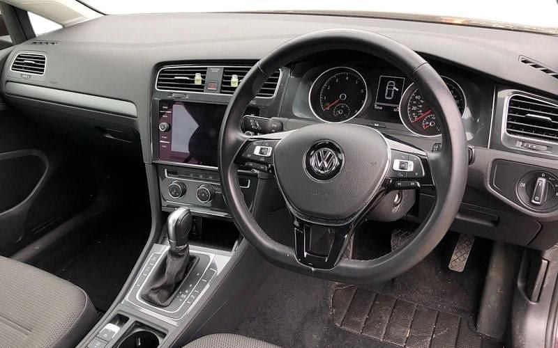 Used VW Golf VII SE 131 HP (96 kW) 2018 Black Hatchback