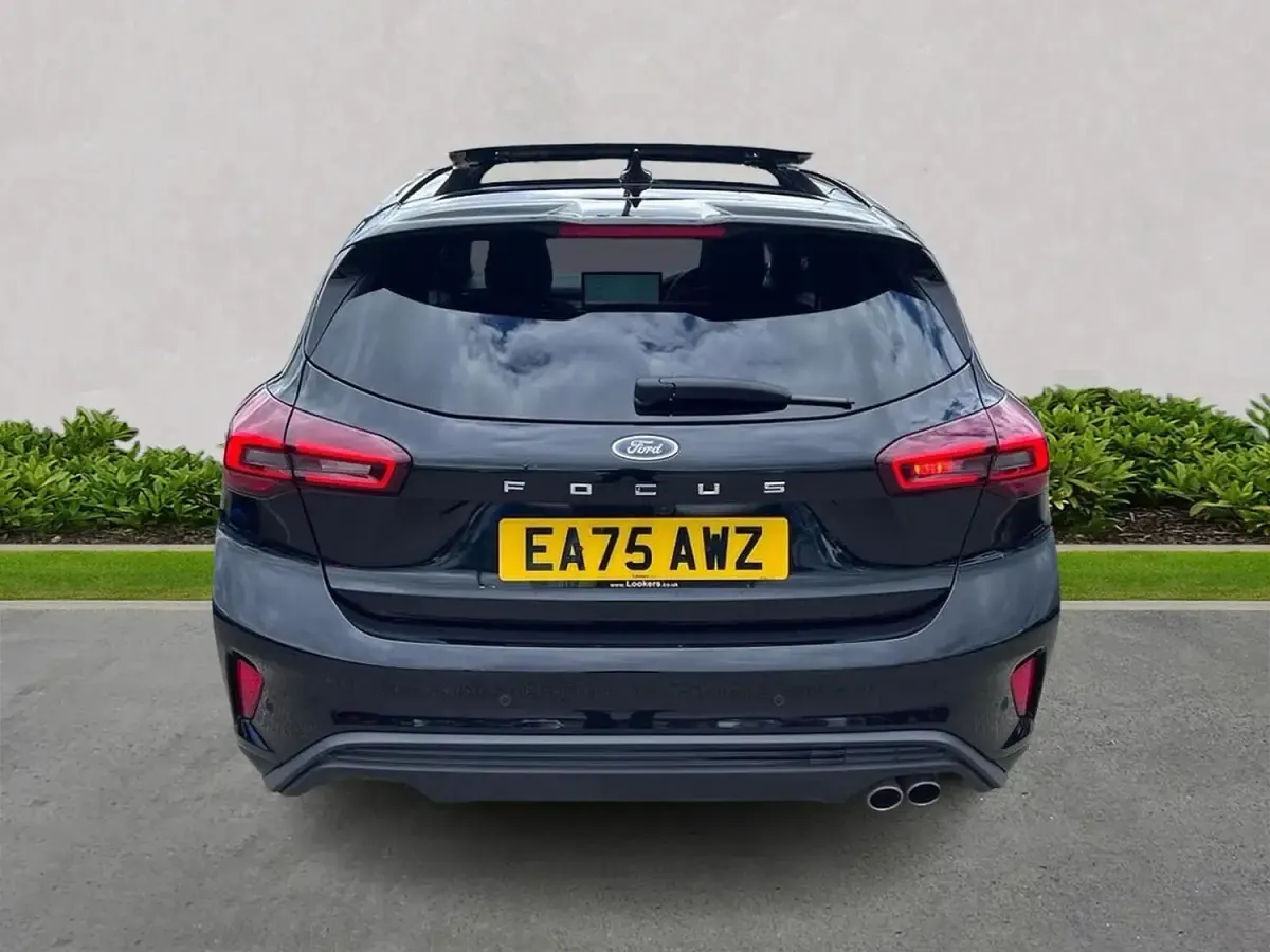 Usado Ford Focus ST-Line 155 CV (114 kW) 2025 Negro Utilitario