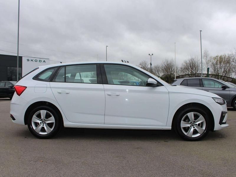 Used Skoda Scala SE 85 HP (62 kW) 2025 White Hatchback