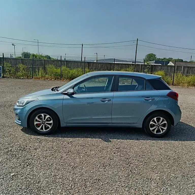Used Hyundai i20 SE 100 HP (73 kW) 2019 Blue Hatchback