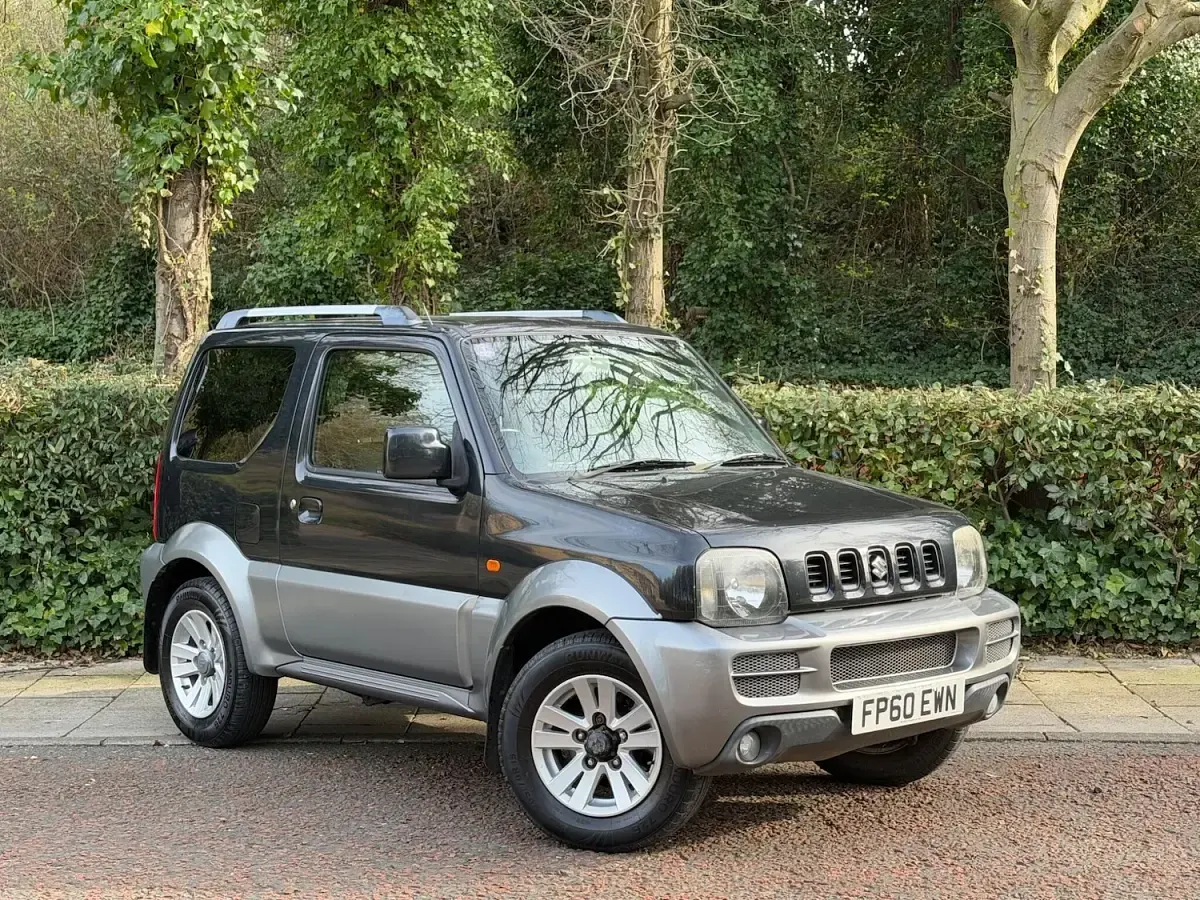 Used Suzuki Jimny SZ4 85 HP (62 kW) 2011 Black SUV