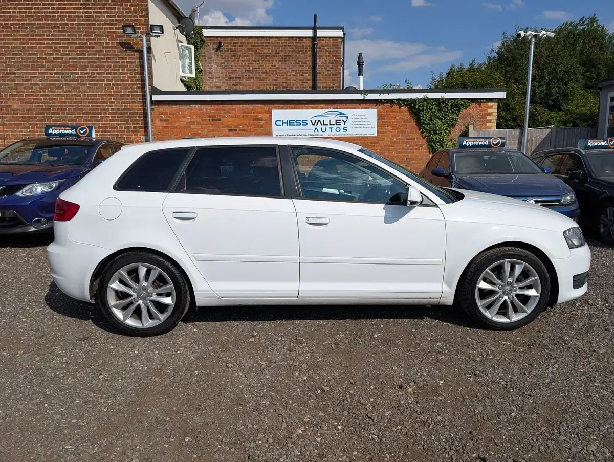 Used Audi A3 Sportback Sport 125 HP (91 kW) 2012 White Hatchback