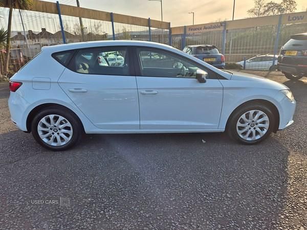 Used Seat Leon SE 110 HP (80 kW) 2015 White Hatchback