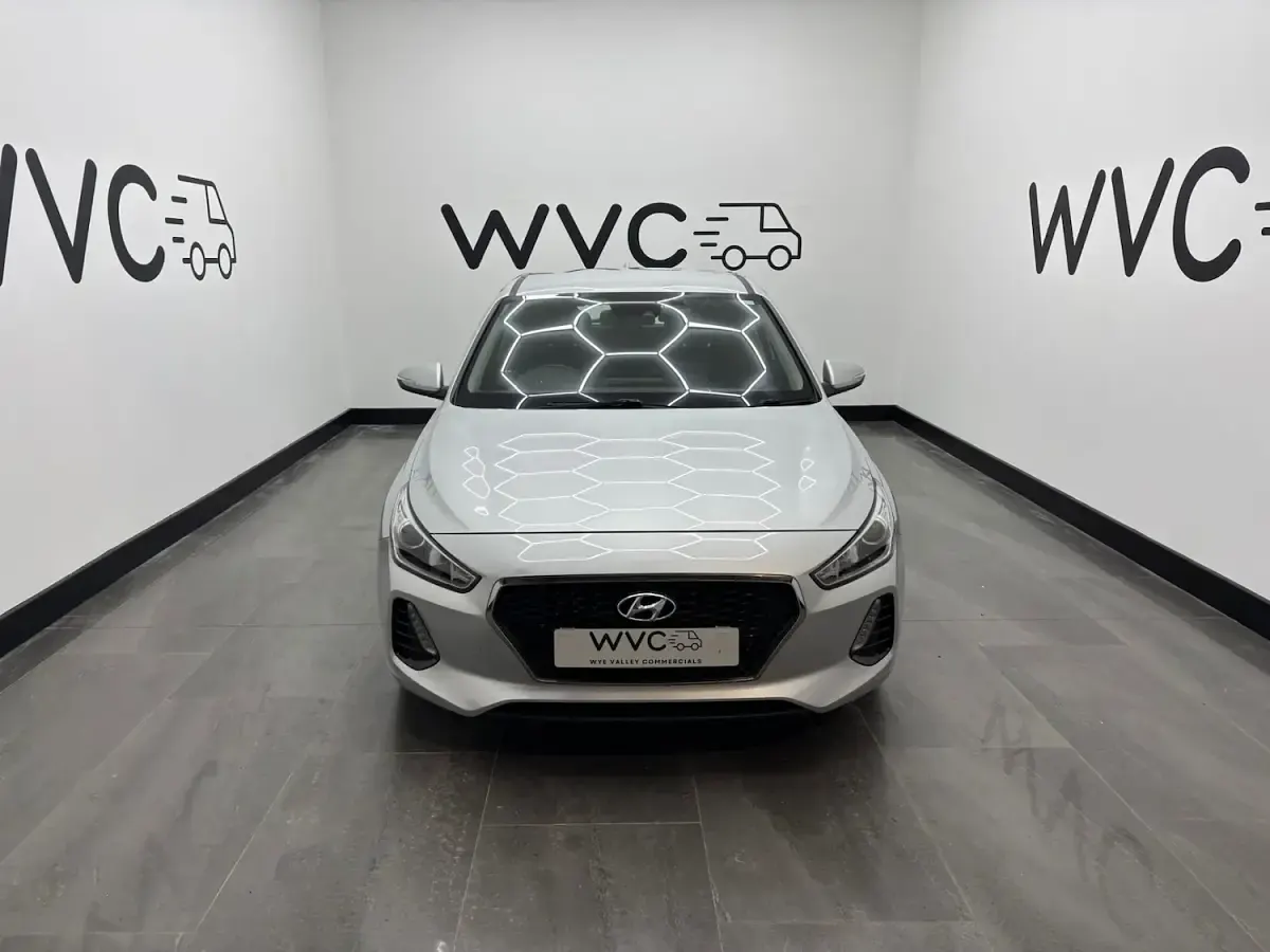 Used Hyundai i30 SE 110 HP (80 kW) 2018 Silver Hatchback