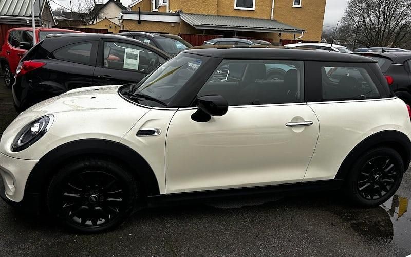 Begagnad Mini Cooper Classic 136 HK (100 kW) 2021 Halvkombi