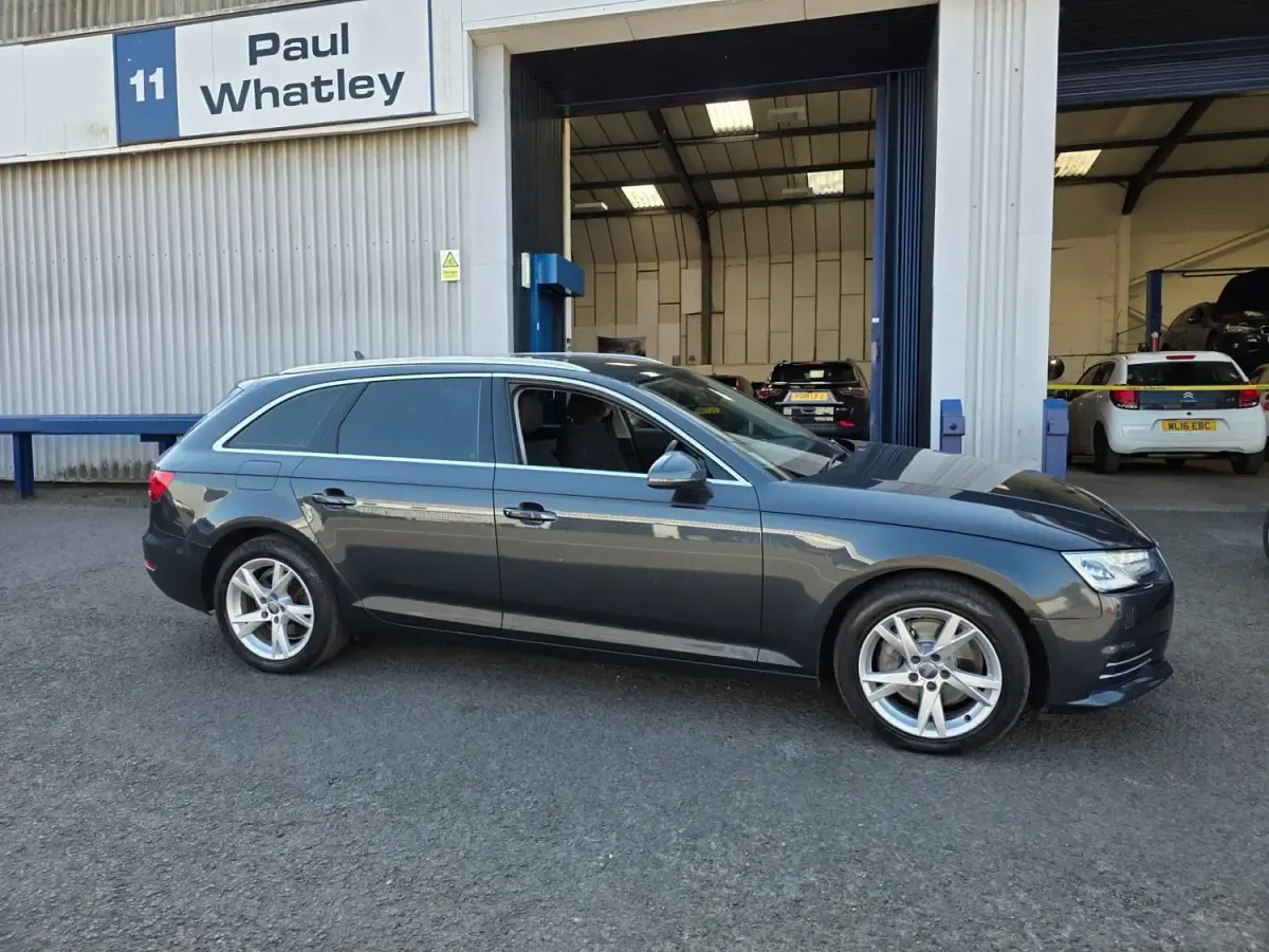 Usado Audi A4 Sport 2016 Cinzento Carrinha
