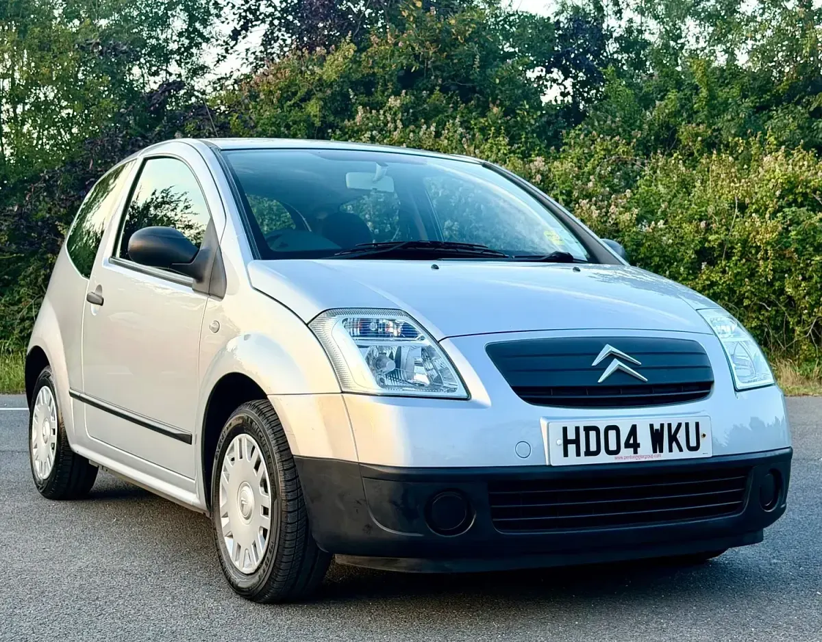 Used Citroën C2 60 HP (44 kW) 2004 Silver Hatchback