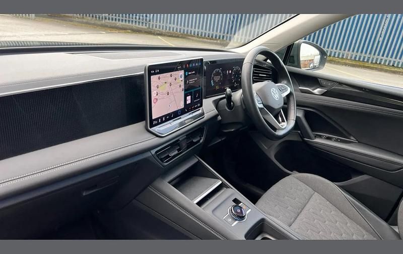 Used VW Tiguan Life 128 HP (94 kW) 2024 Green SUV