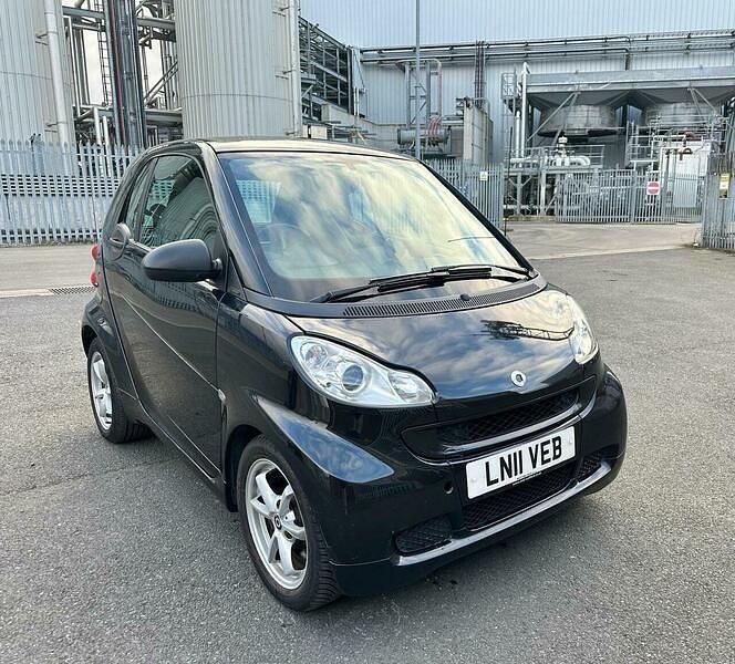 Black Used 2011 Smart ForTwo Coupé Passion Coupe | £2,995 (Fair price) - Image 1/4