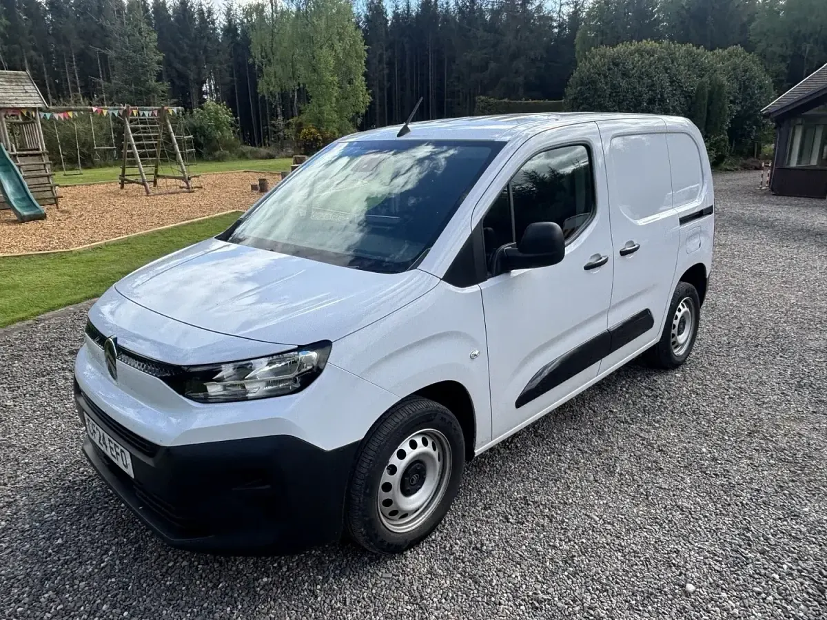 Used Citroën Berlingo 100 HP (73 kW) 2024 White MPV