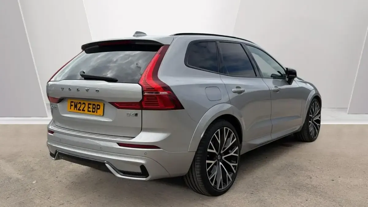 Used Volvo XC60 R-Design Pro 194 HP (142 kW) 2022 Silver SUV
