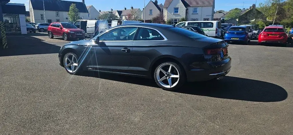 Usado Audi A5 Sport 190 HP (139 kW) 2019 Cinzento Coupé