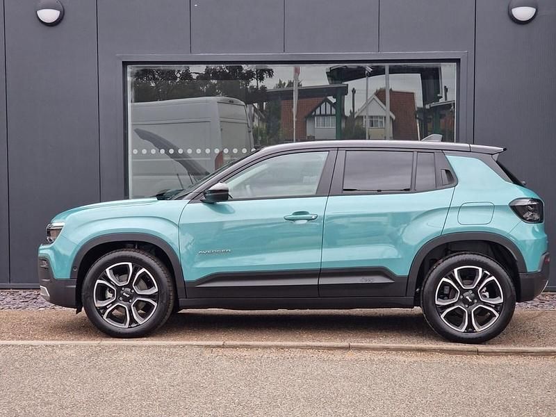 Used Jeep Avenger Altitude 114 kW (156 HP) 2024 Blue/black SUV