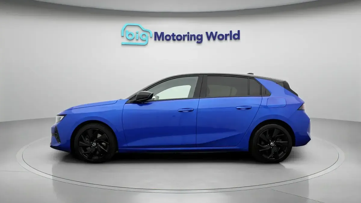 Used Vauxhall Astra S 180 HP (132 kW) 2023 Blue Hatchback