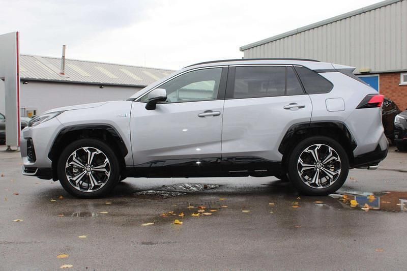 Begagnad Suzuki Across 302 HK (222 kW) 2025 Silver SUV