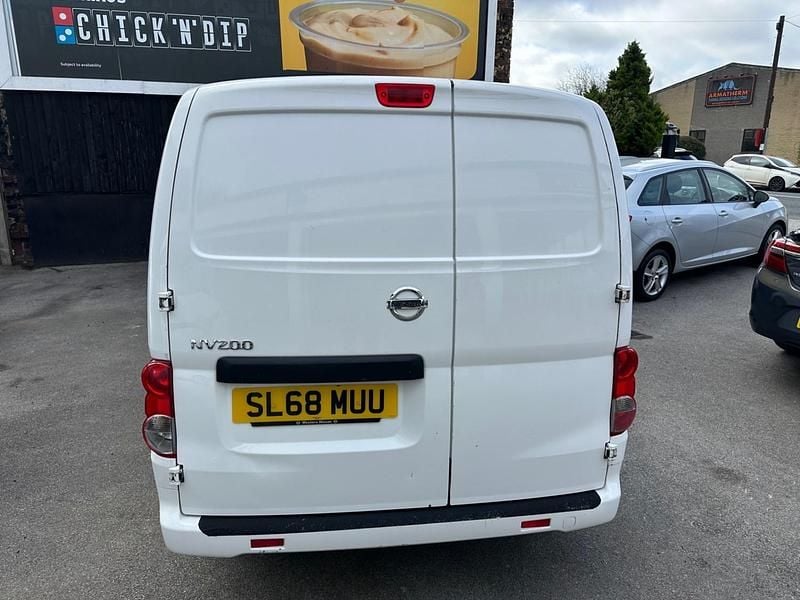 Used Nissan NV200 Tekna 2018 White MPV
