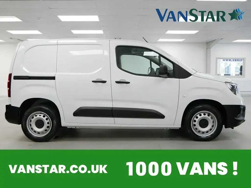 Used Vauxhall Combo 100 HP (73 kW) 2024 White MPV