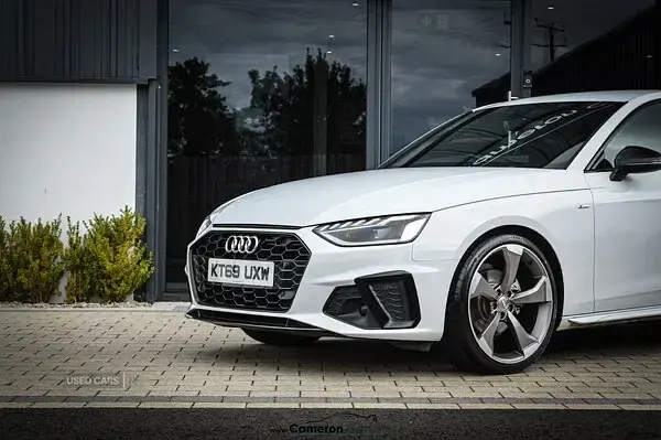 Used Audi A4 Black Edition 163 HP (119 kW) 2020 White Sedan