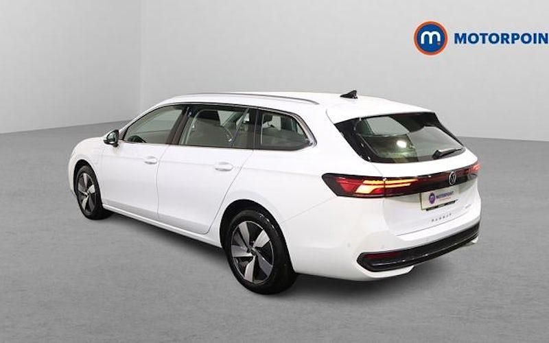 Used VW Passat Life 204 HP (150 kW) 2025 White Estate