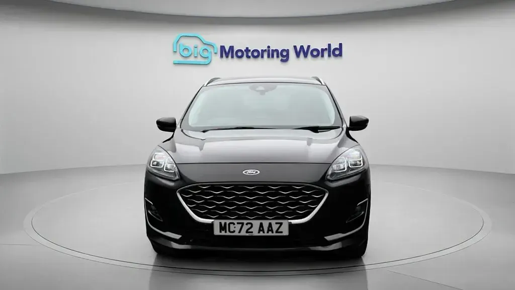 Usado Ford Kuga Vignale 190 HP (139 kW) 2023 Preto SUV