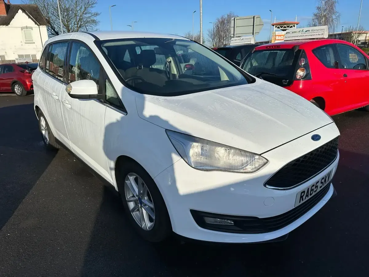 Usado Ford Grand C-Max Zetec 120 HP (88 kW) 2015 Branco Monovolume