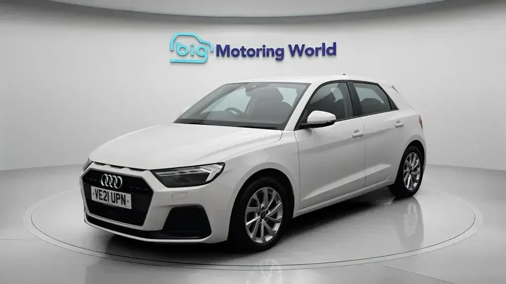 Used Audi A1 Sportback Sport 95 HP (69 kW) 2021 White Hatchback