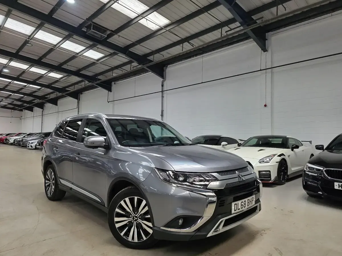 Used Mitsubishi Outlander 150 HP (110 kW) 2019 Grey SUV