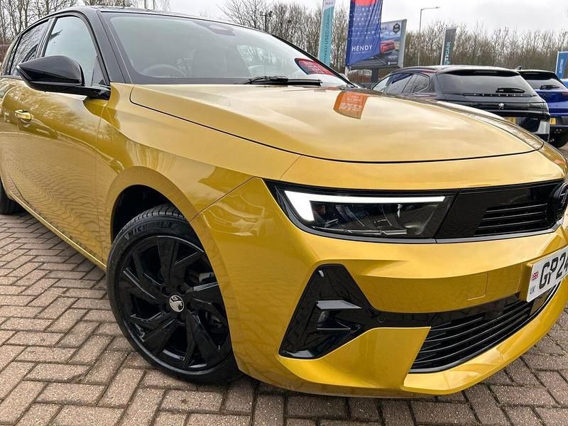 Used Vauxhall Astra S 128 HP (94 kW) 2024 Yellow Hatchback
