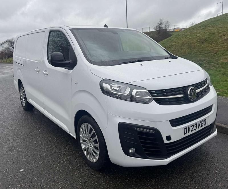 Used Vauxhall Vivaro S 100 HP (73 kW) 2023 White MPV