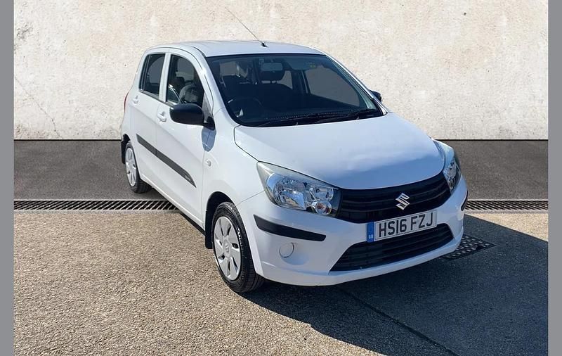 Used Suzuki Celerio 68 HP (50 kW) 2016 White Hatchback