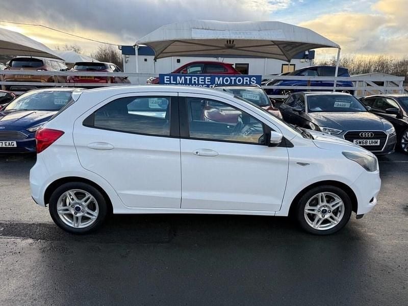 Usado Ford Ka Plus Zetec 85 HP (62 kW) 2016 Branco Citadino