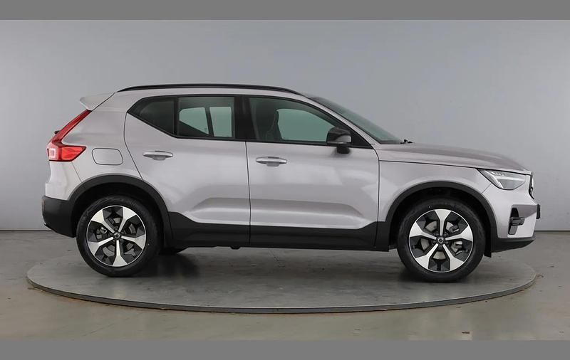 New Volvo XC40 Plus 161 HP (118 kW) 2026 Silver SUV