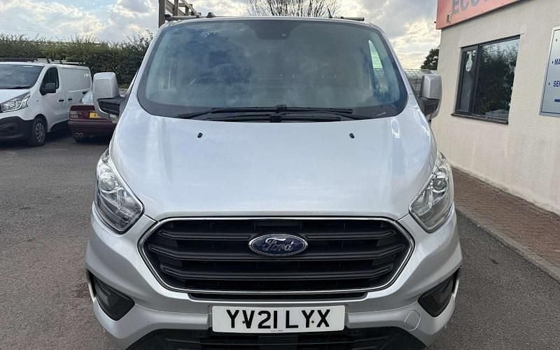 Begagnad Ford Transit Custom Limited 131 HK (96 kW) 2023 Van