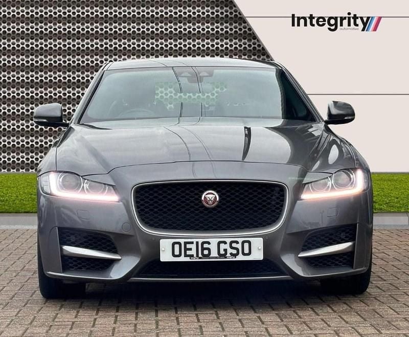Second-hand Jaguar XF R-Sport 180 CP (132 kW) 2016 Gri Berlinǎ