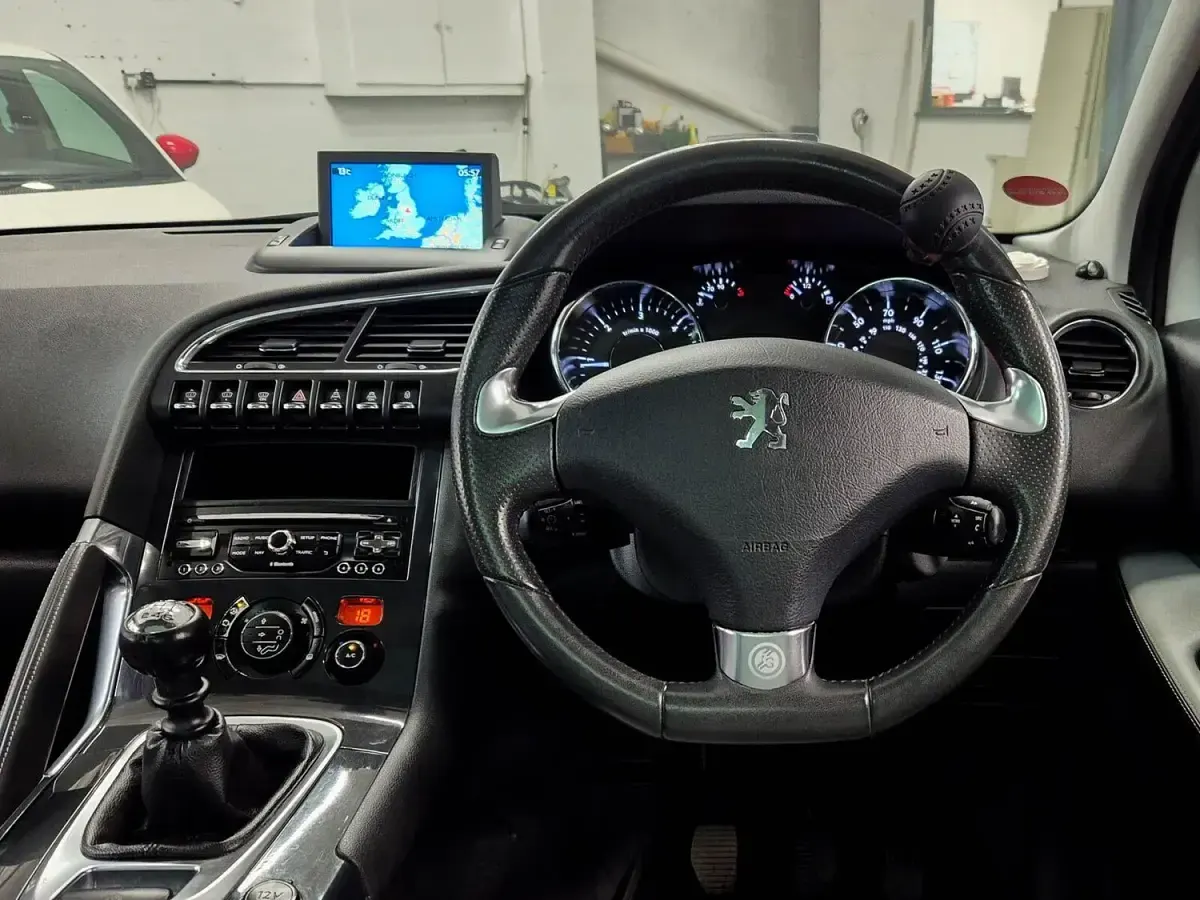 Used Peugeot 3008 Roland Garros 2013 White Estate
